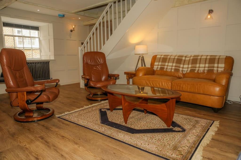 Cosy Modern - * Wareham